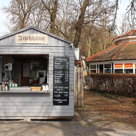 Wohlfuehlboot Hausboot - Festlieger Im Hafen Bad Saarow - Wc An Bord, Dusche An Land Hotel Екстериор снимка