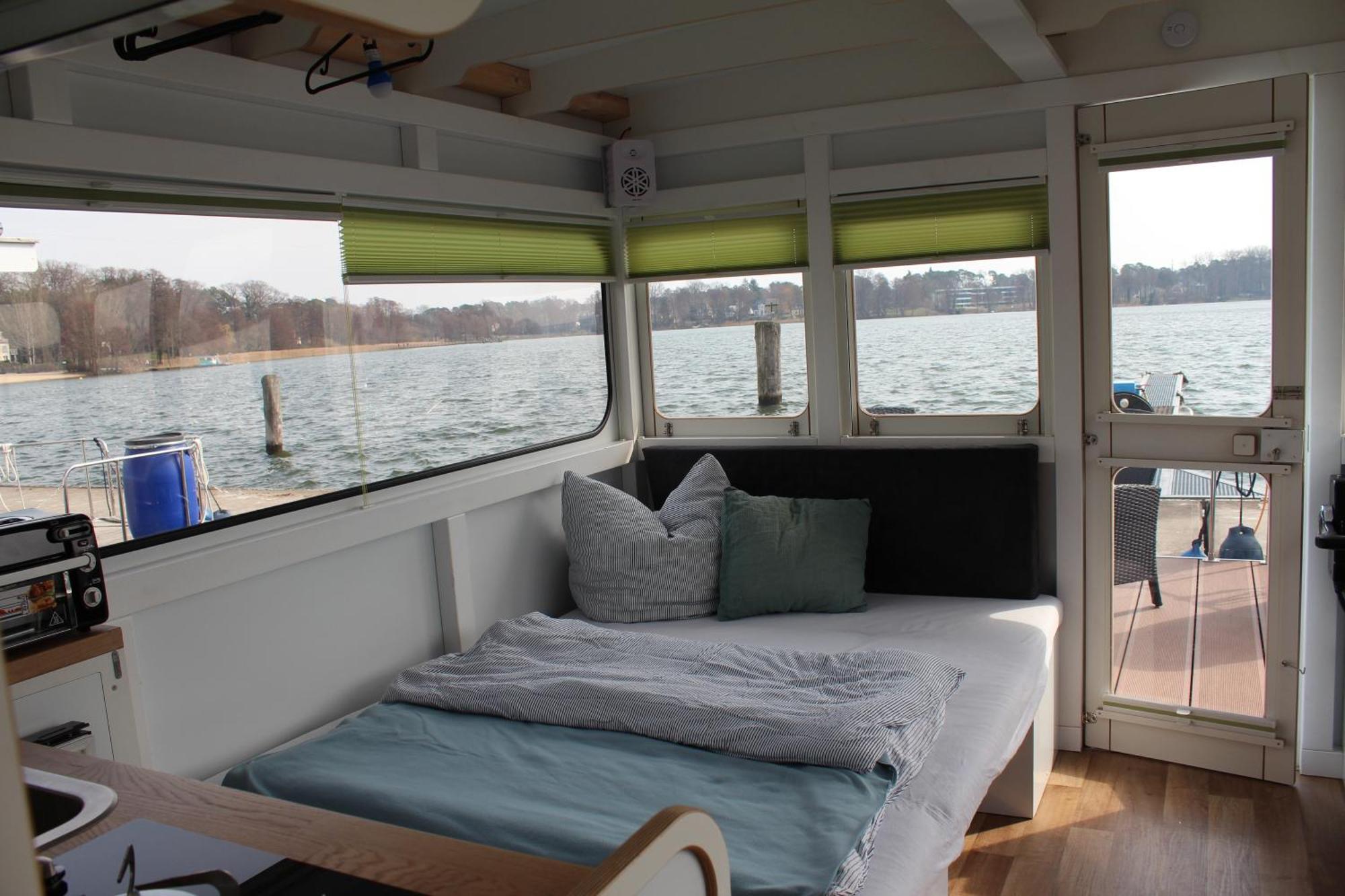 Wohlfuehlboot Hausboot - Festlieger Im Hafen Bad Saarow - Wc An Bord, Dusche An Land Hotel Екстериор снимка